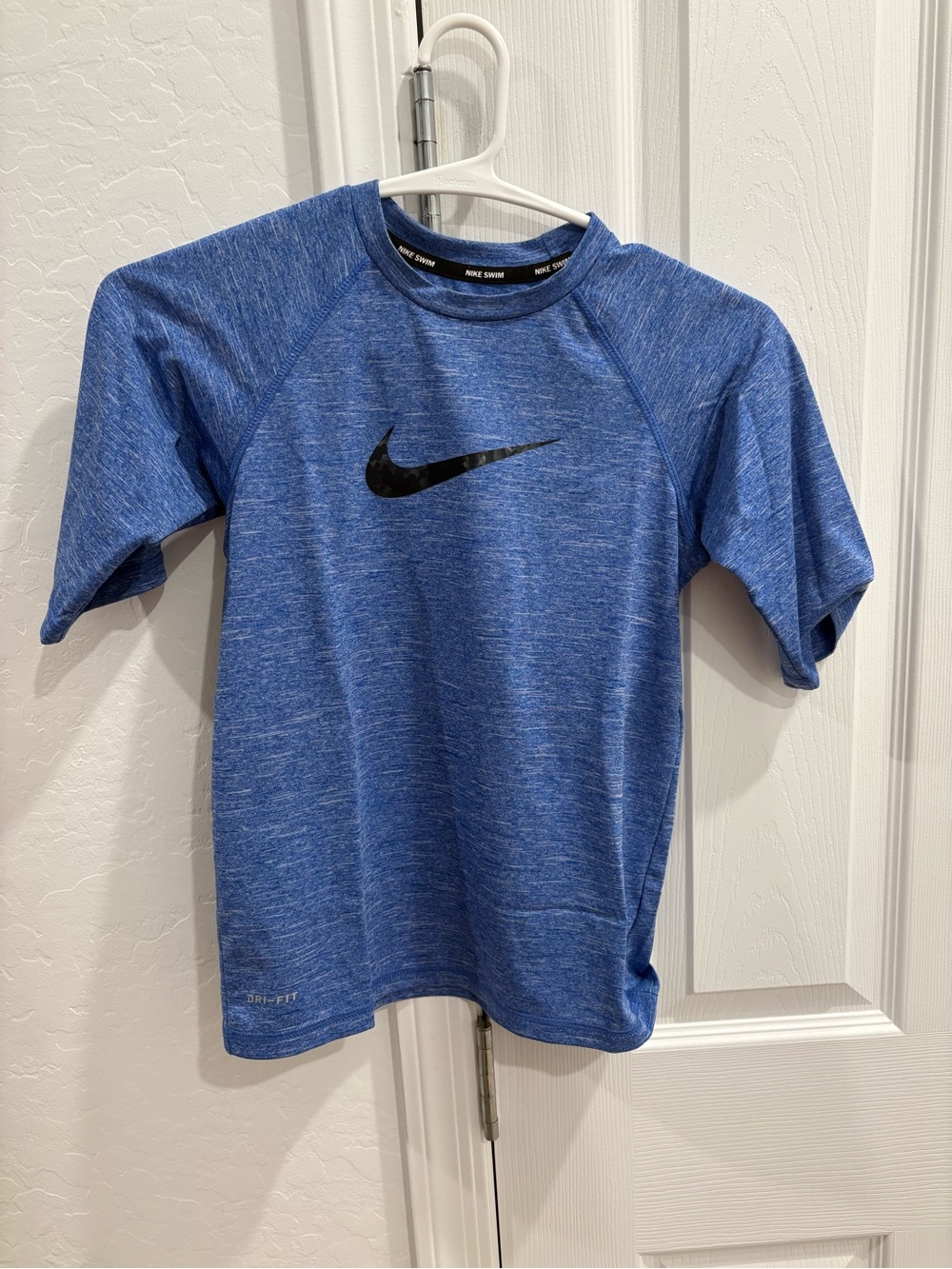 Nike Dri-FIT Youth Swim Rash Guard Shirt Blue Size Small (8-10) Short Sleeve UV